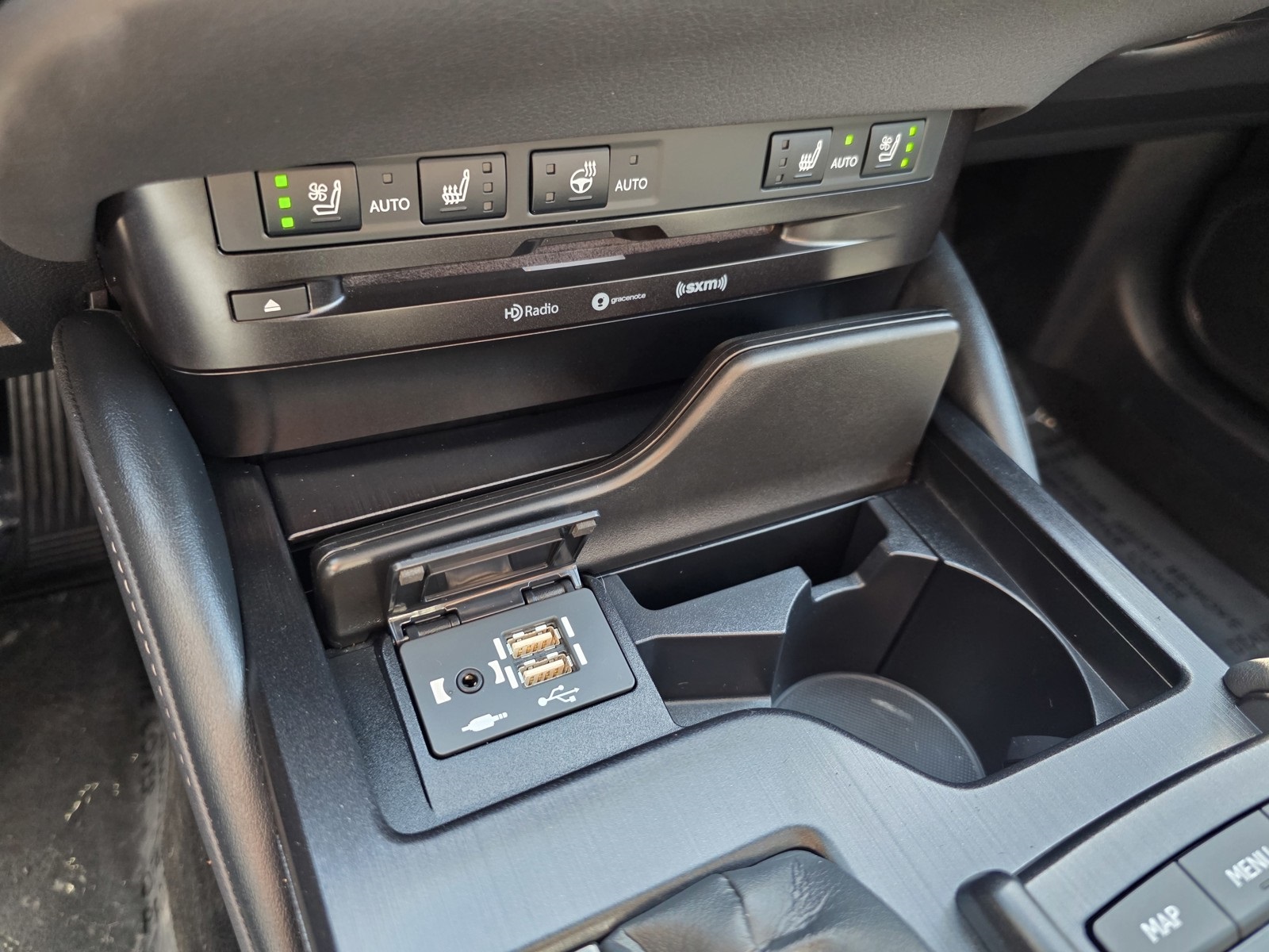 2022 Lexus ES 350 photo 27