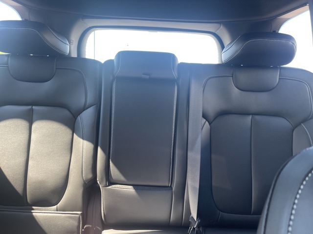 2025 Jeep Grand Cherokee Limited photo 17
