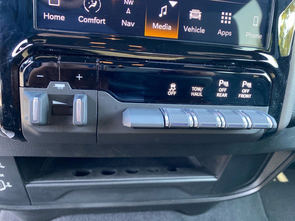 2024 Ram 2500 Big Horn photo 14