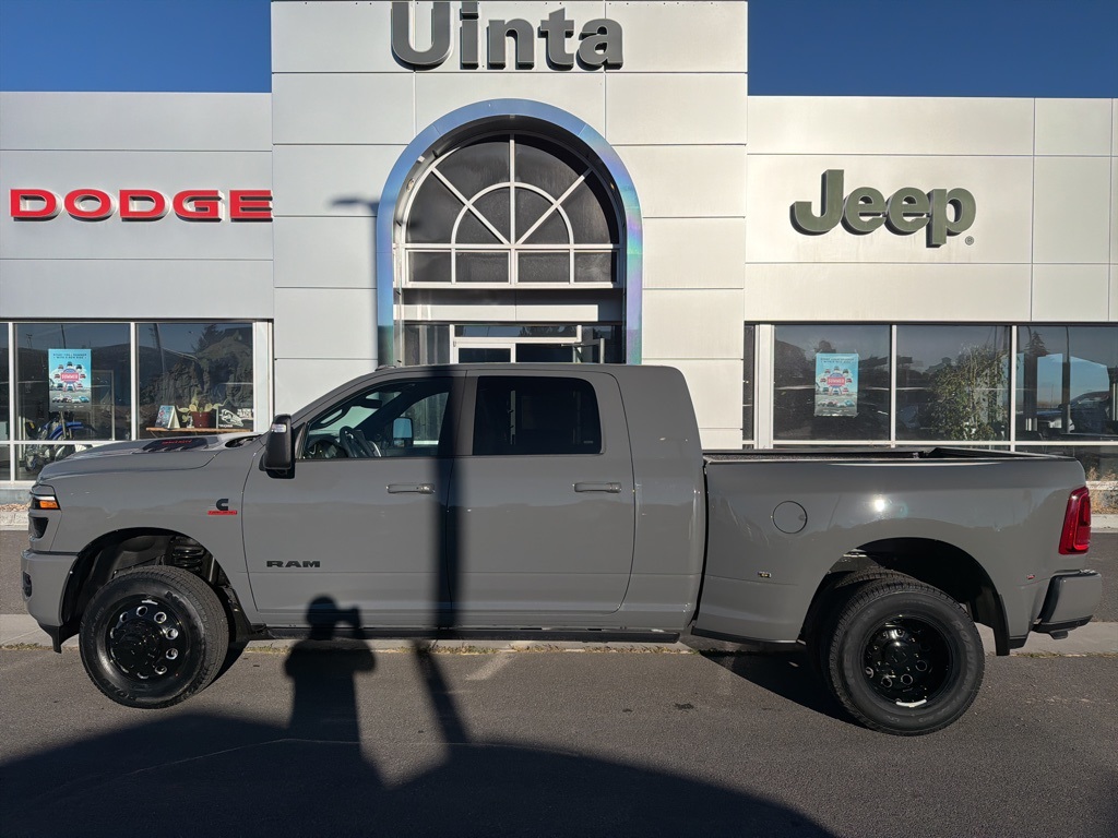 2026 RAM Ram 3500 Pickup Laramie's photo