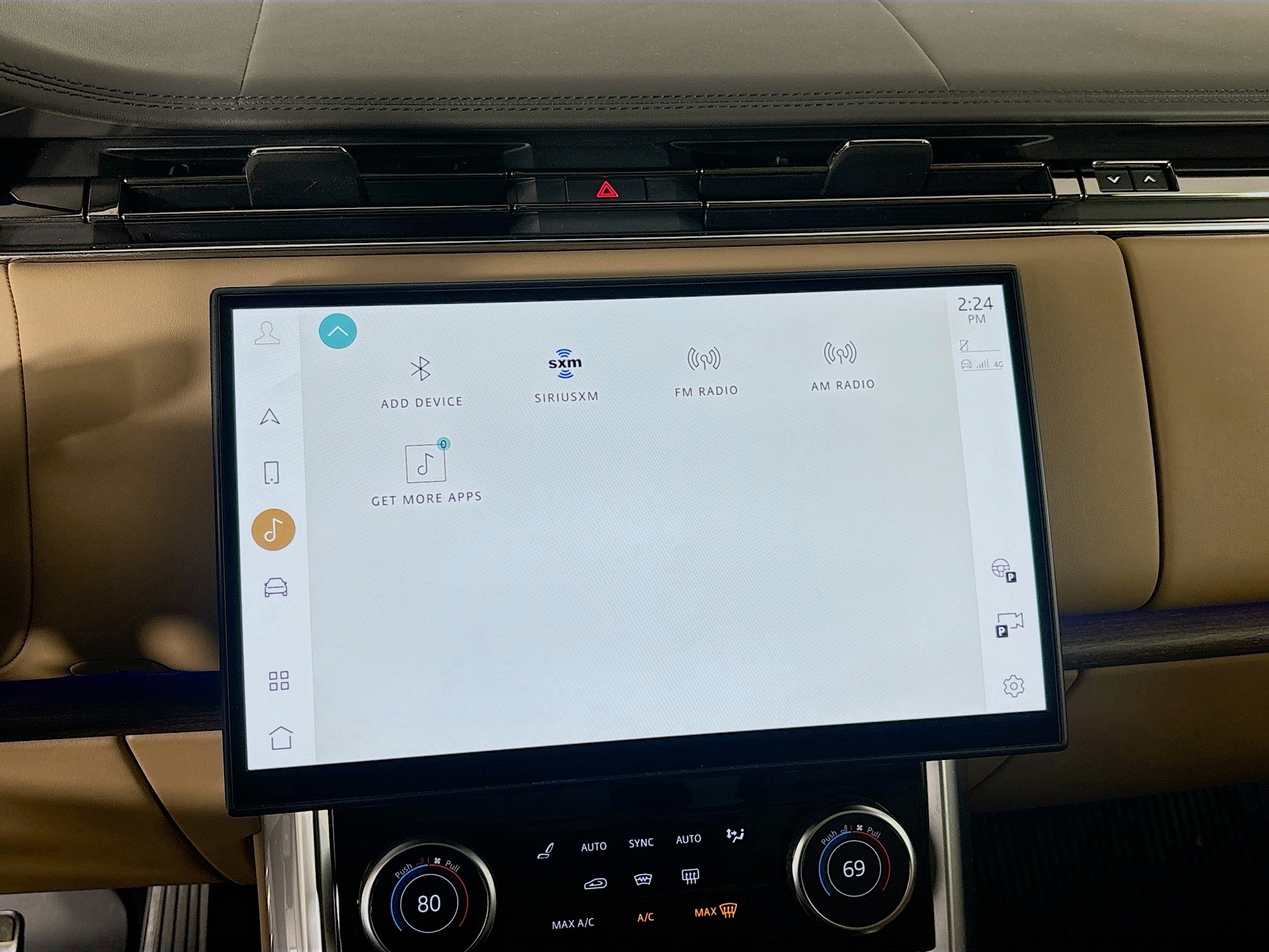 2023 Land Rover Range Rover SE photo 14