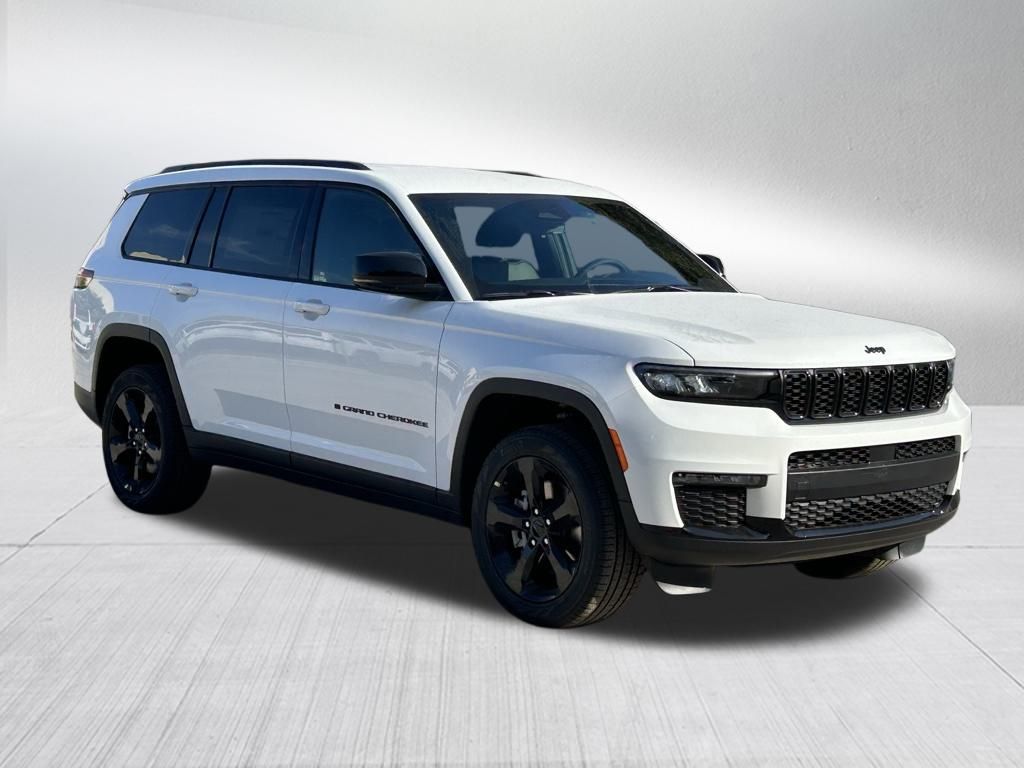 2025 Jeep Grand Cherokee Limited photo 2