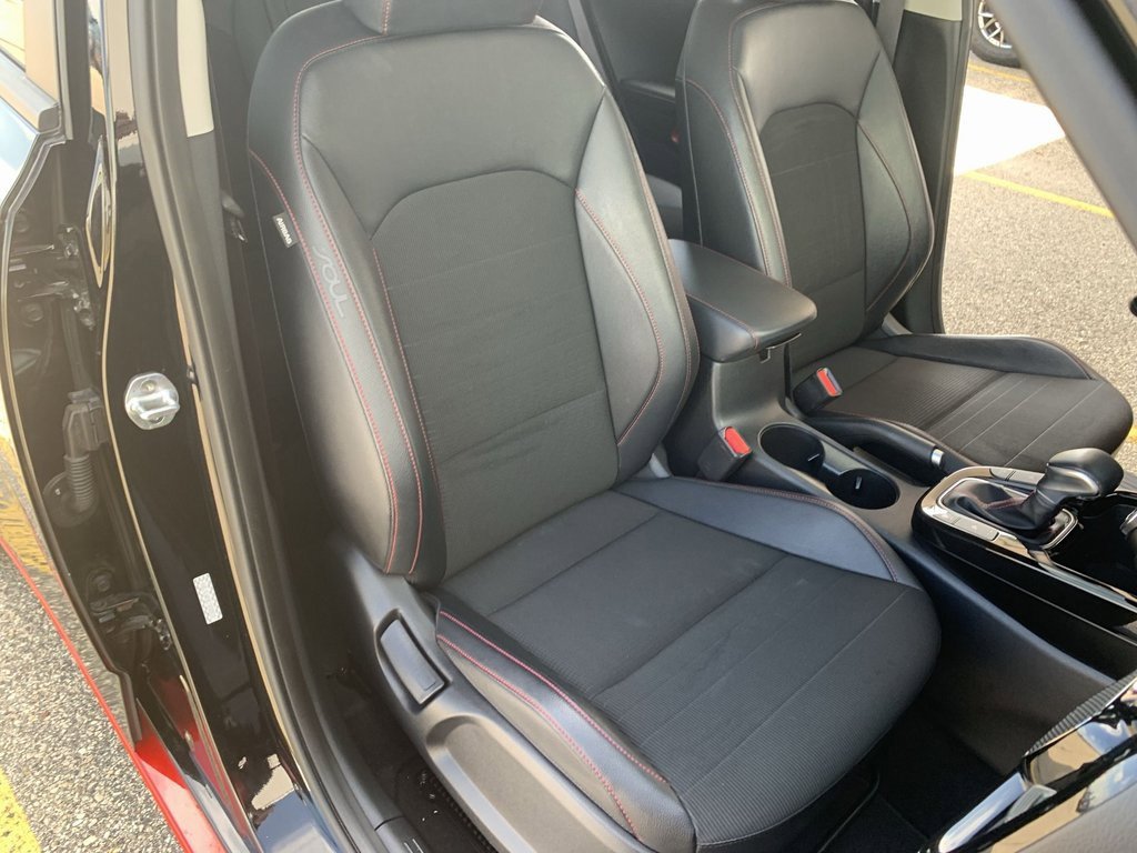 2020 Kia Soul GT-Line Turbo photo 17