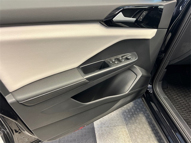 2025 Volkswagen Taos S photo 4