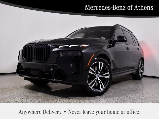 2023 BMW X7 40i's photo