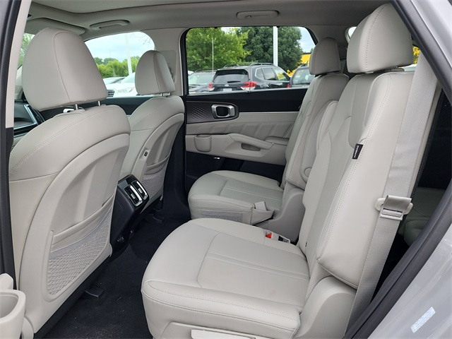 2026 Kia Sorento SX photo 13