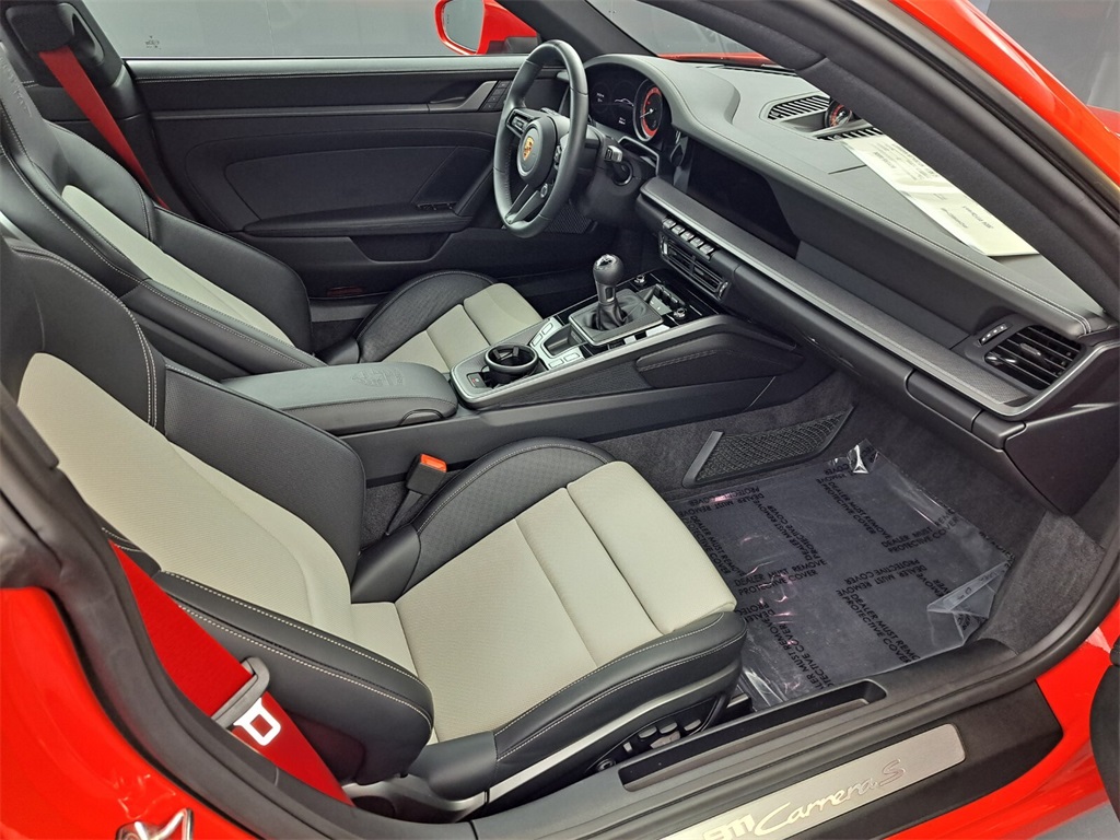 2024 Porsche 911 S photo 13