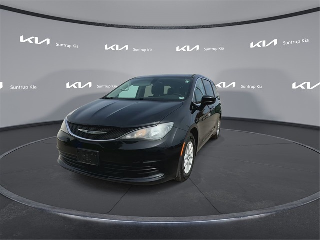 2017 Chrysler Pacifica LX photo 4