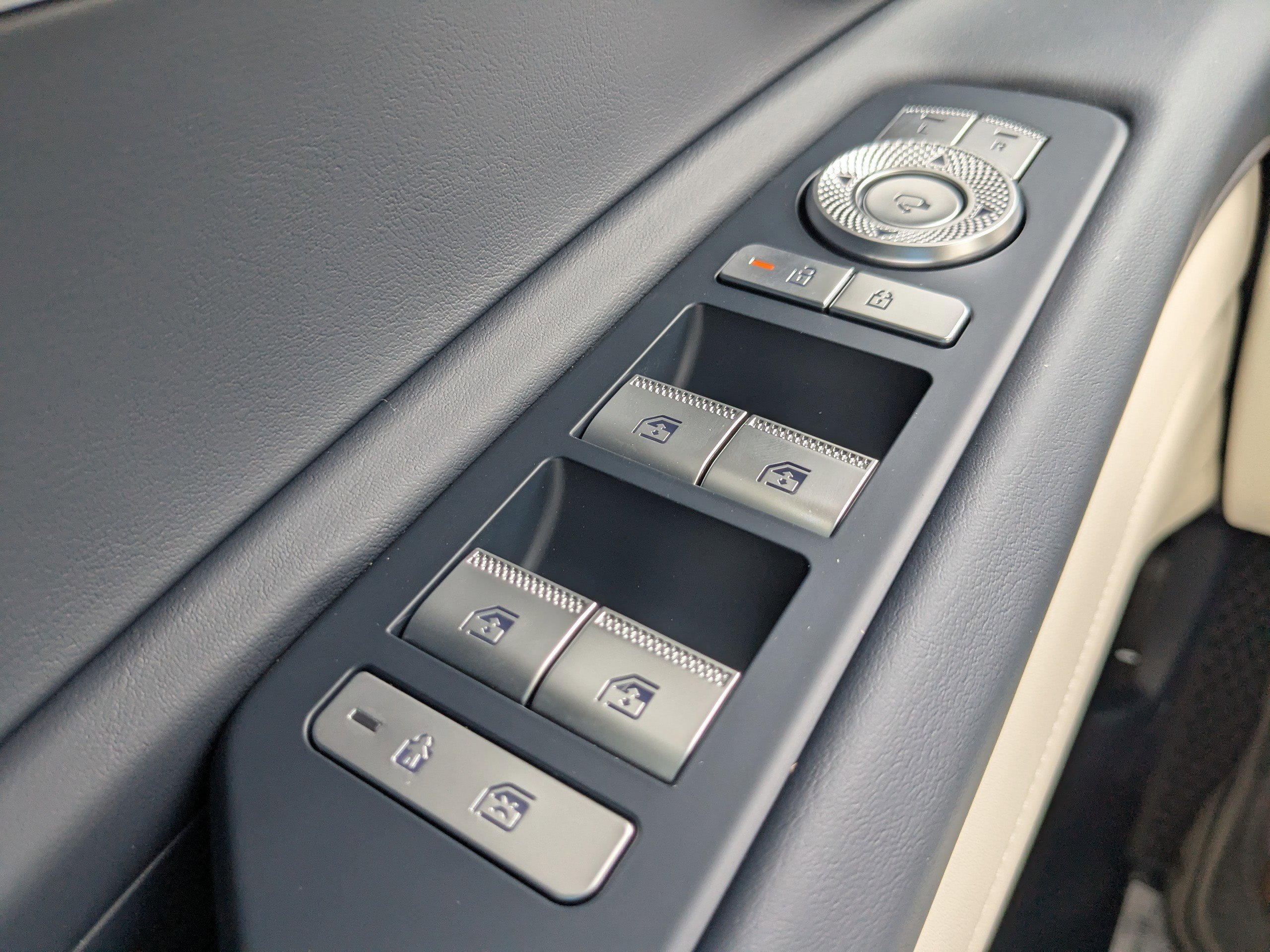 2025 Genesis GV80 3.5T Prestige AWD photo 15