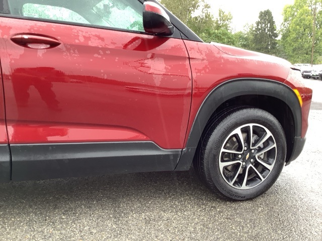 2025 Chevrolet Trailblazer LT photo 4