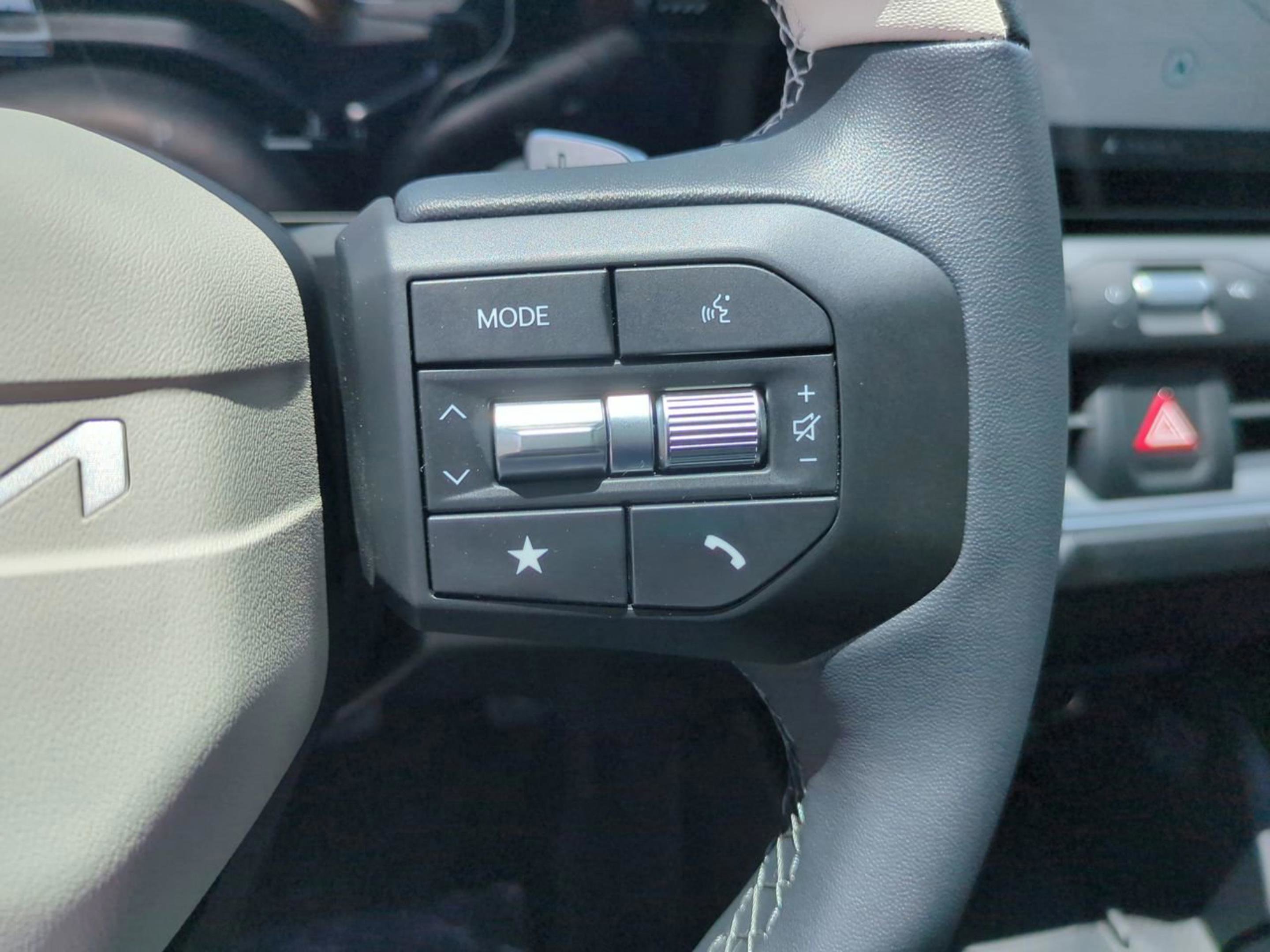 2025 Kia K4 GT-Line photo 26