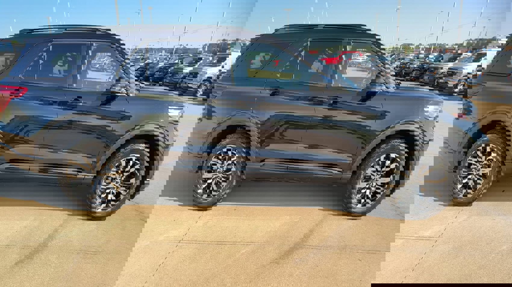 2020 Ford Explorer ST photo 2