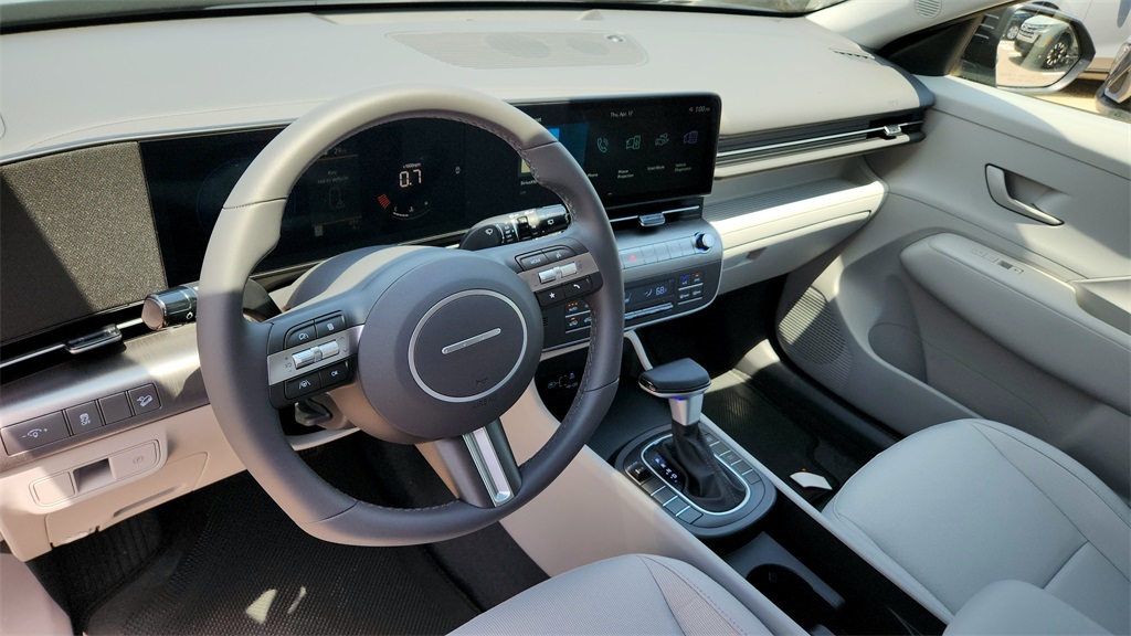 2025 Hyundai Kona SEL photo 9