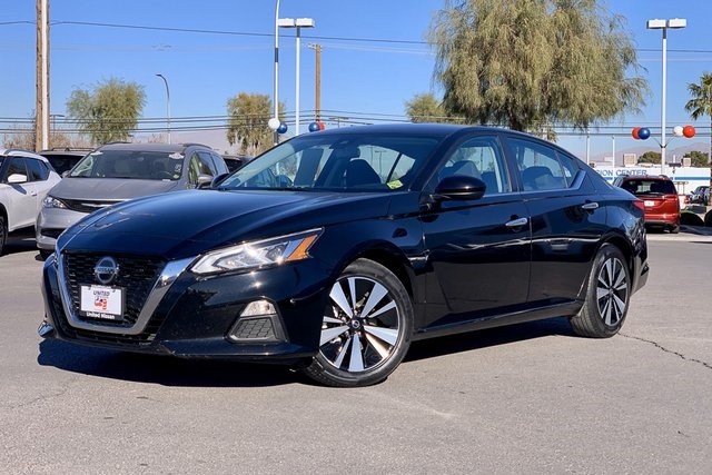 2022 Nissan Altima SV's photo