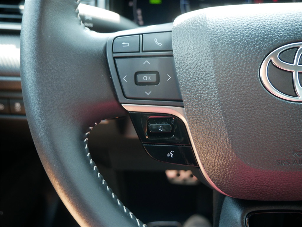 2025 Toyota Camry SE photo 23