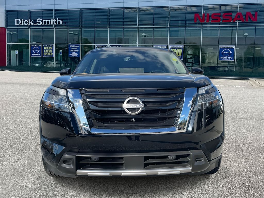 2023 Nissan Pathfinder SL photo 2