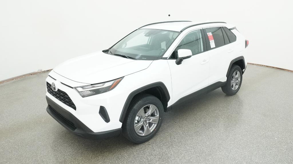 2025 Toyota RAV4 XLE's photo