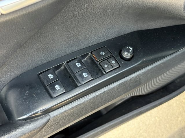 2018 Toyota Camry LE photo 9