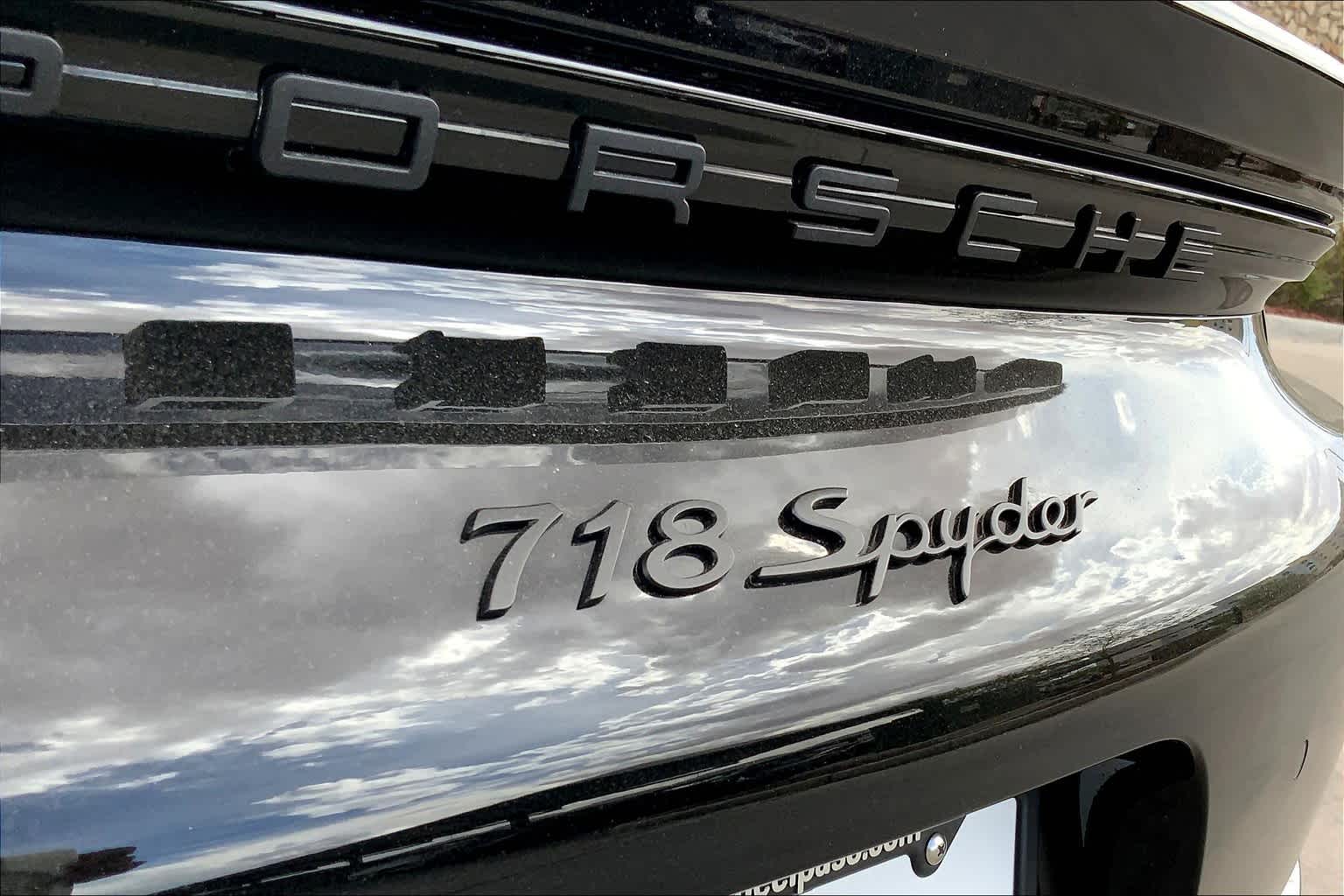 2022 Porsche Boxster Spyder photo 9