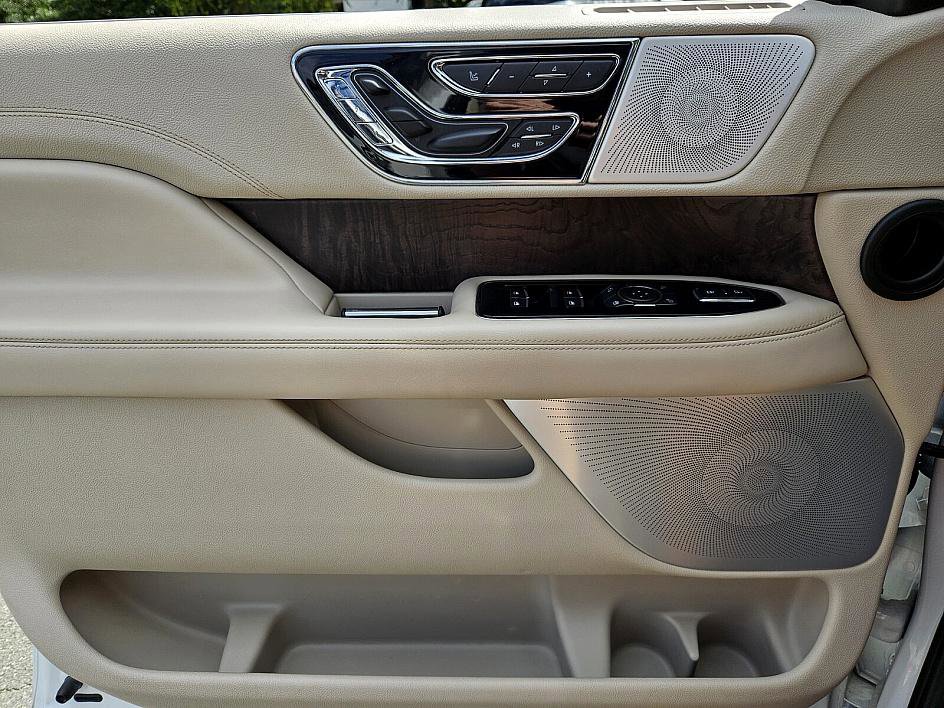 2020 Lincoln Navigator Reserve photo 28