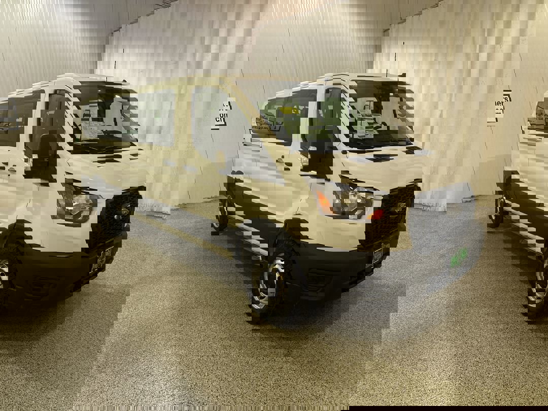 2025 Ford Transit Passenger XL photo 3