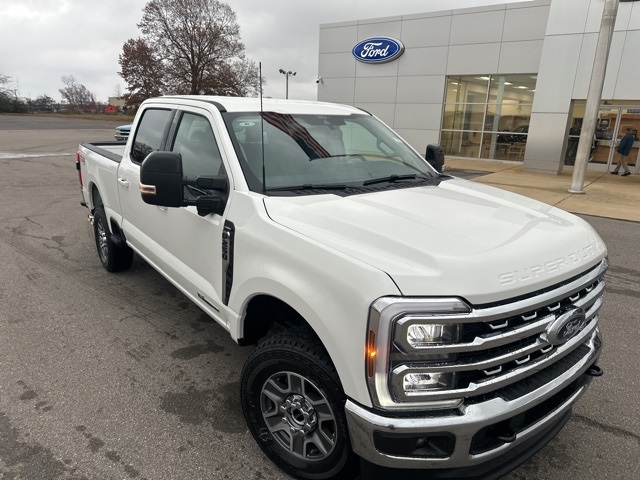 2026 Ford F-250 Lariat photo 4