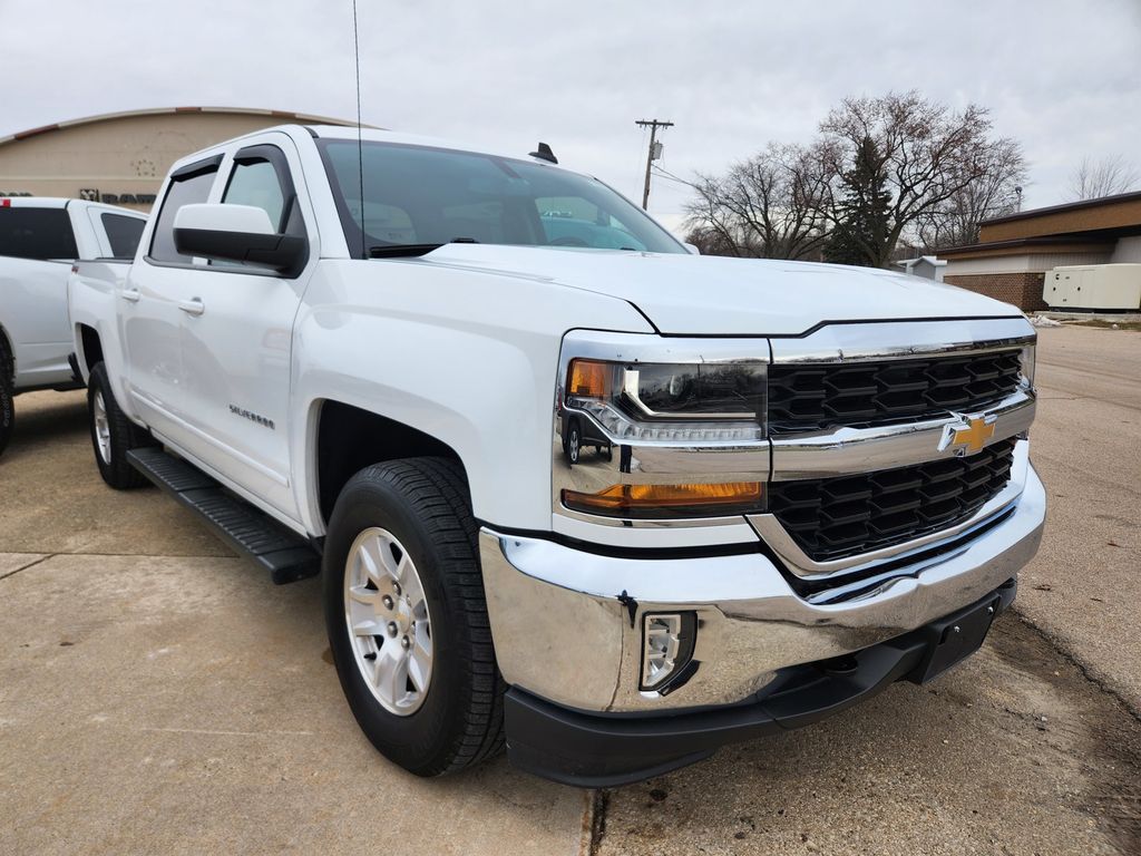 2018 Chevrolet Silverado LT's photo