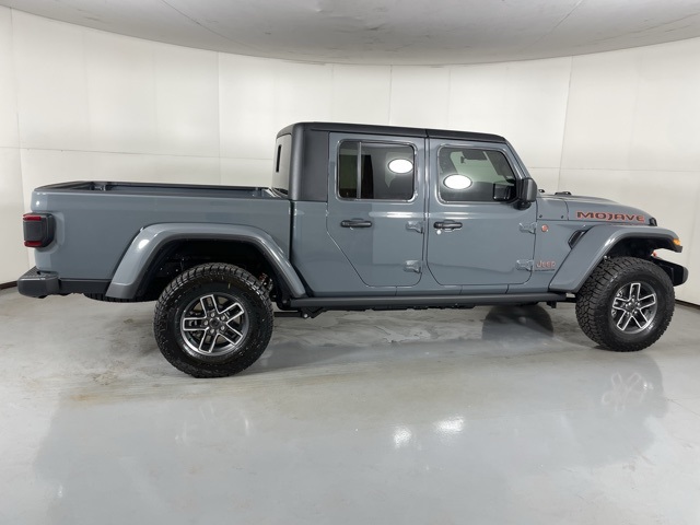 2025 Jeep Gladiator Mojave photo 9