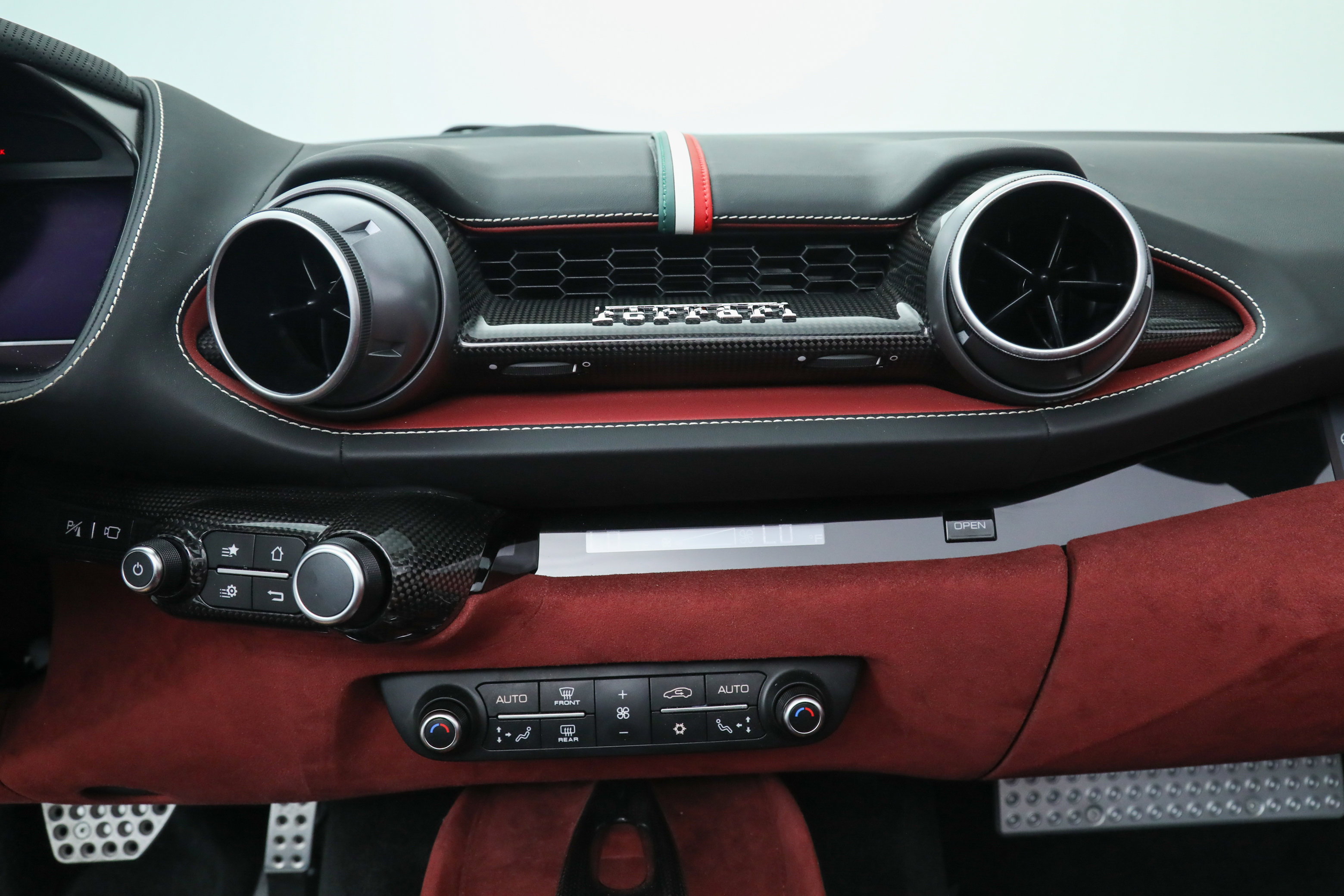 2022 Ferrari 812 GTS photo 32