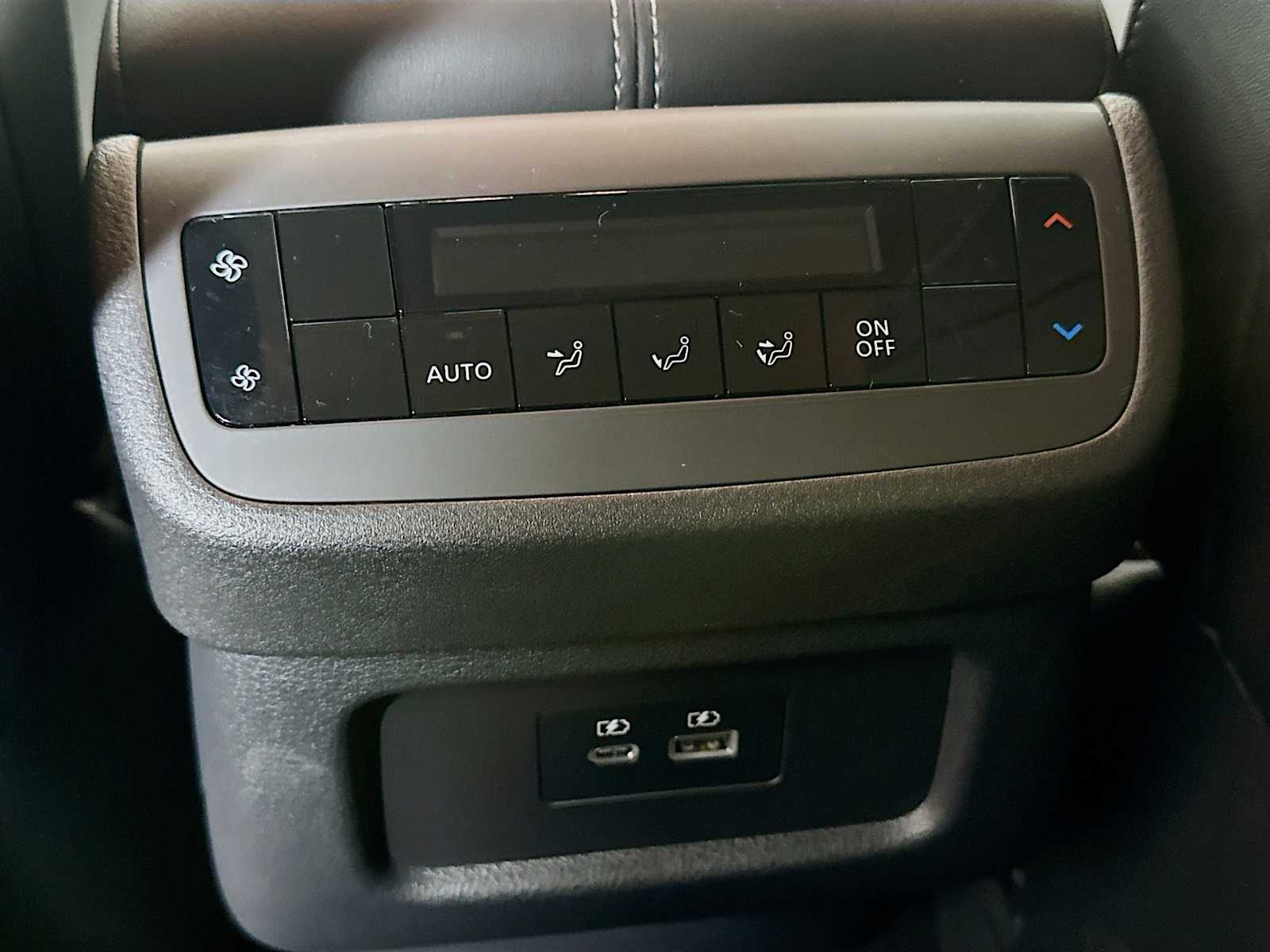 2025 Nissan Pathfinder SL photo 22