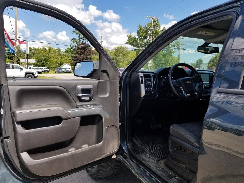 2017 Chevrolet Silverado 1500 LT photo 17