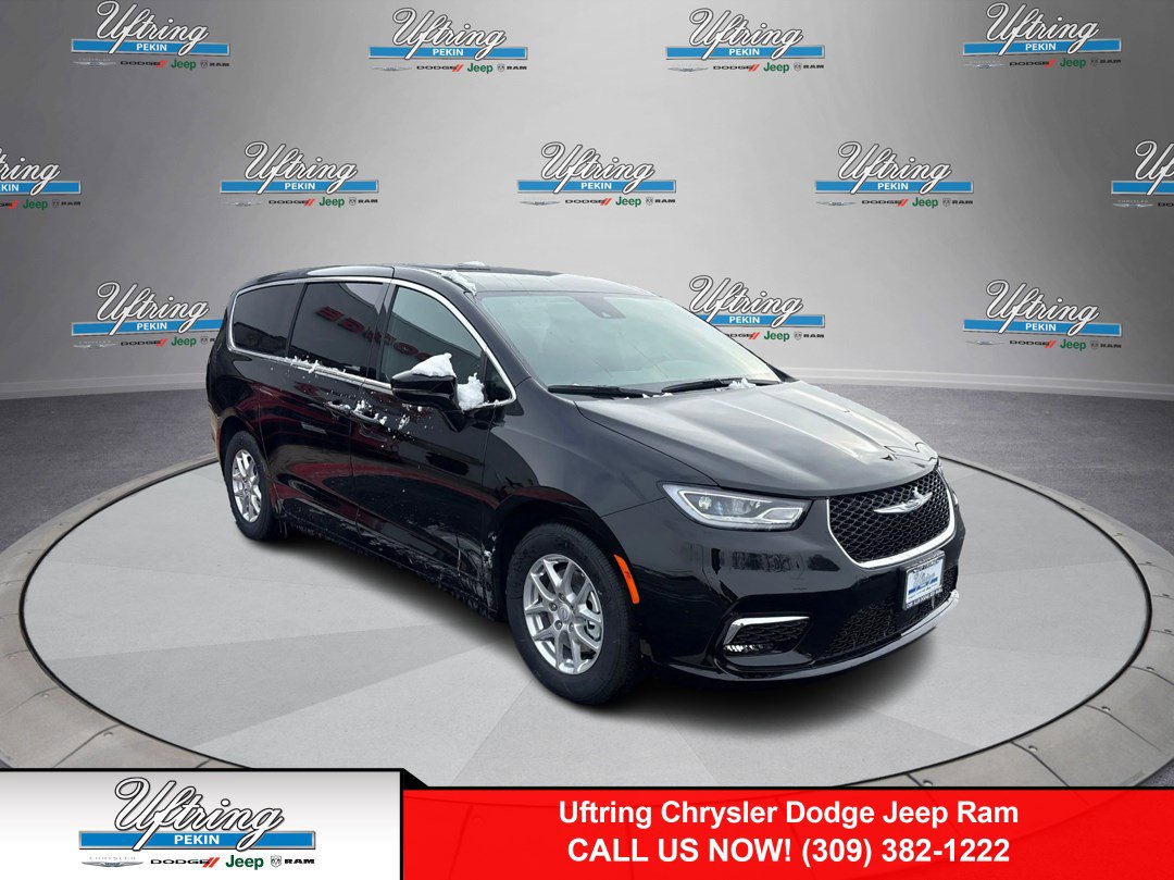 2026 Chrysler Pacifica Select's photo