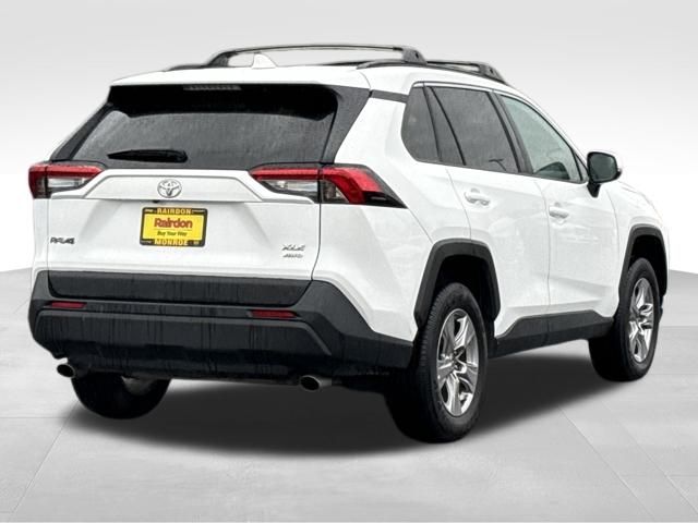 2023 Toyota RAV4 XLE photo 4