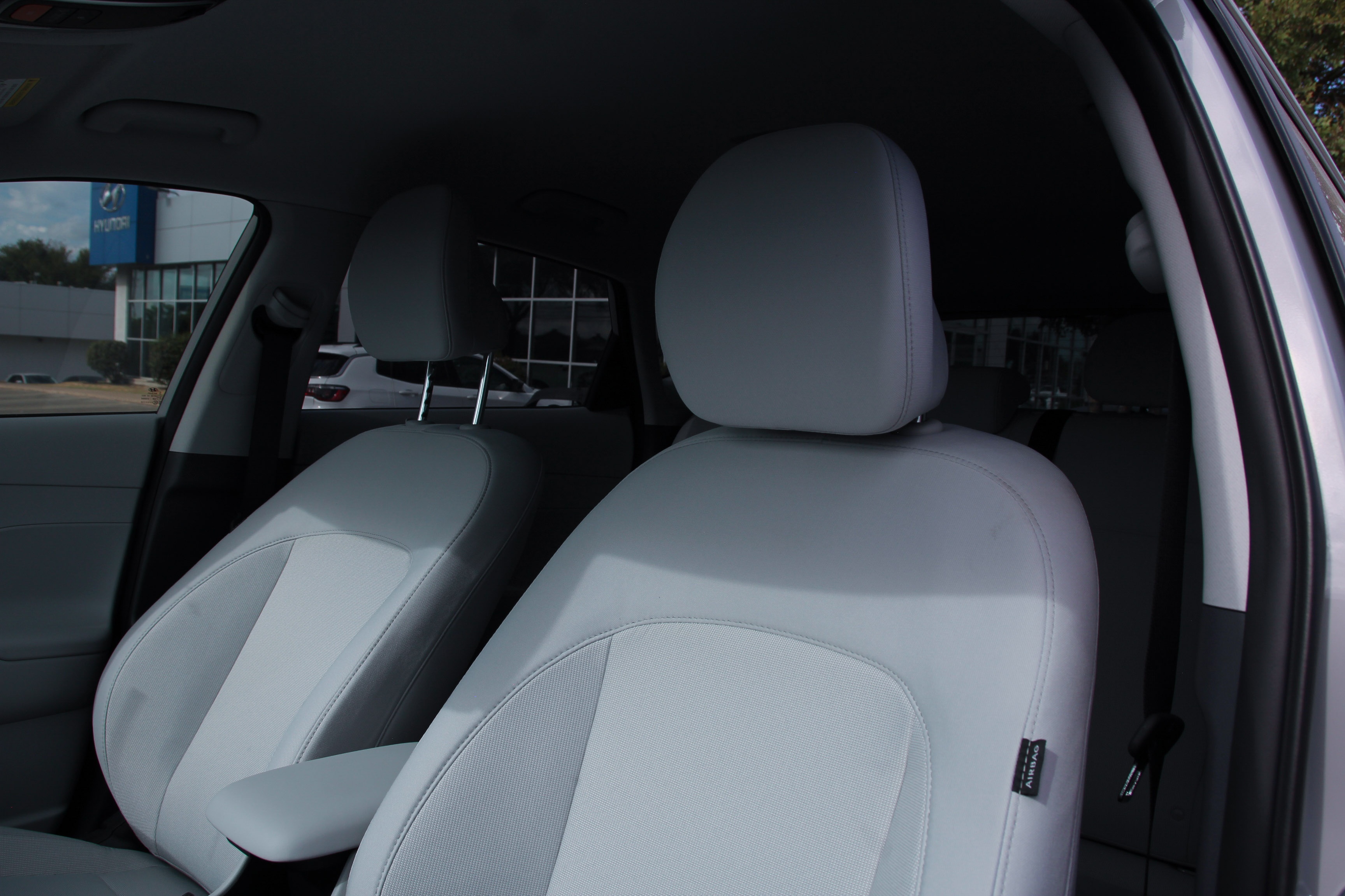 2026 Hyundai Kona SE photo 10