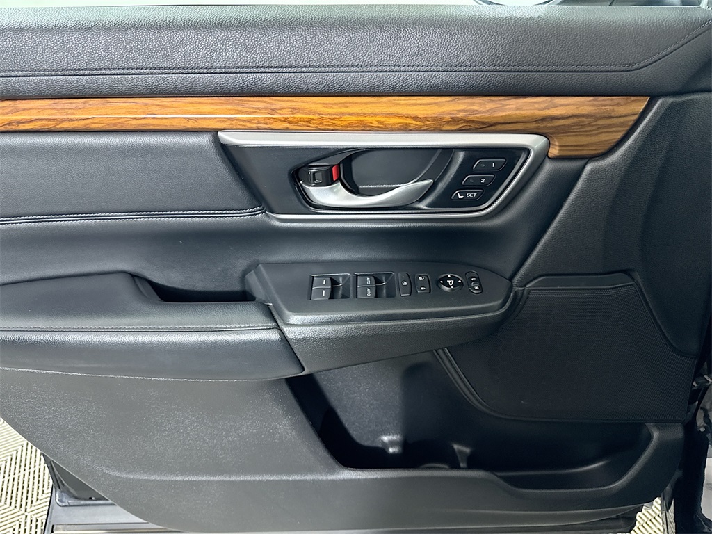 2020 Honda CR-V Hybrid Touring photo 24