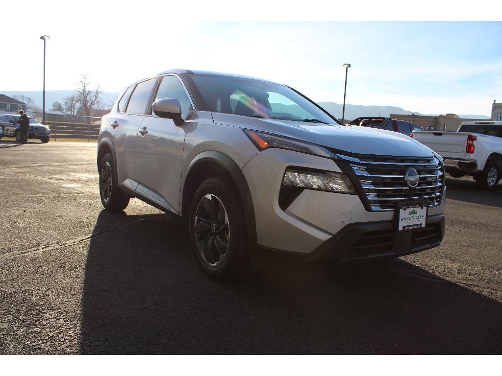 2024 Nissan Rogue SV's photo