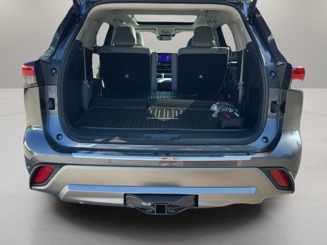 2025 Toyota Highlander Hybrid Platinum photo 16