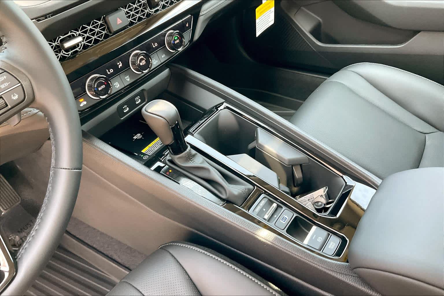 2025 Honda Accord Hybrid EX-L photo 6