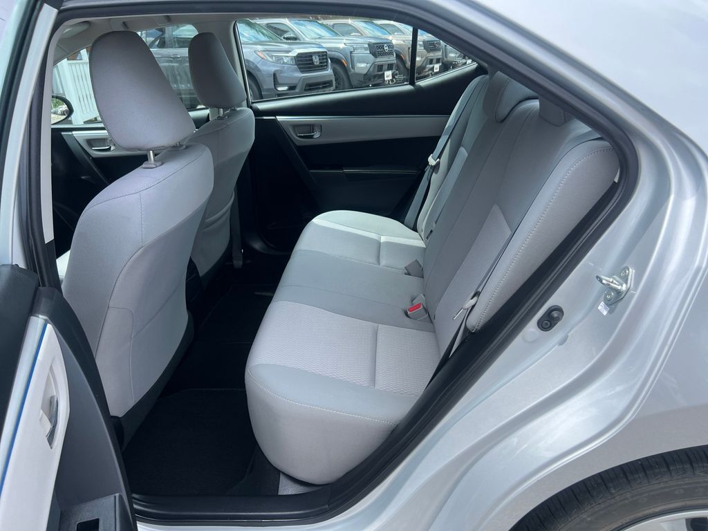 2014 Toyota Corolla LE photo 23