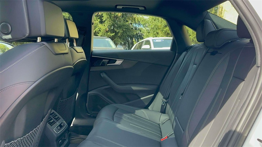2023 Audi A4 45 S line Premium Plus Quattro photo 8