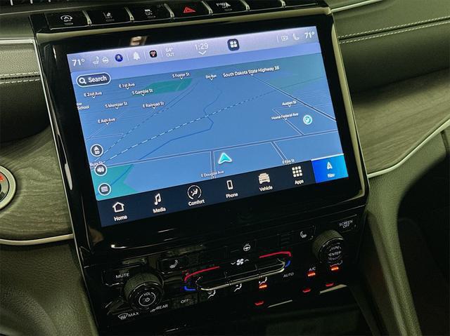 2025 Jeep Grand Cherokee Limited photo 4