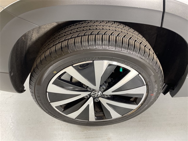 2024 Volkswagen Taos SE photo 9