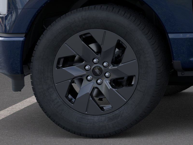 2025 Ford F-150 Lightning Lariat photo 19