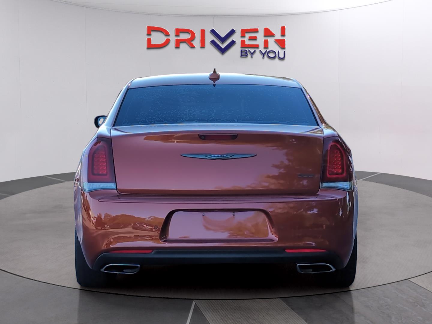 2021 Chrysler 300 Touring L photo 4