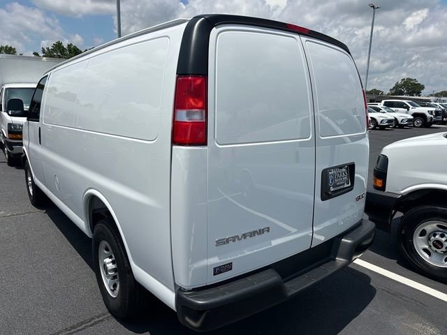 2025 Gmc Savana Cargo 2500 photo 3
