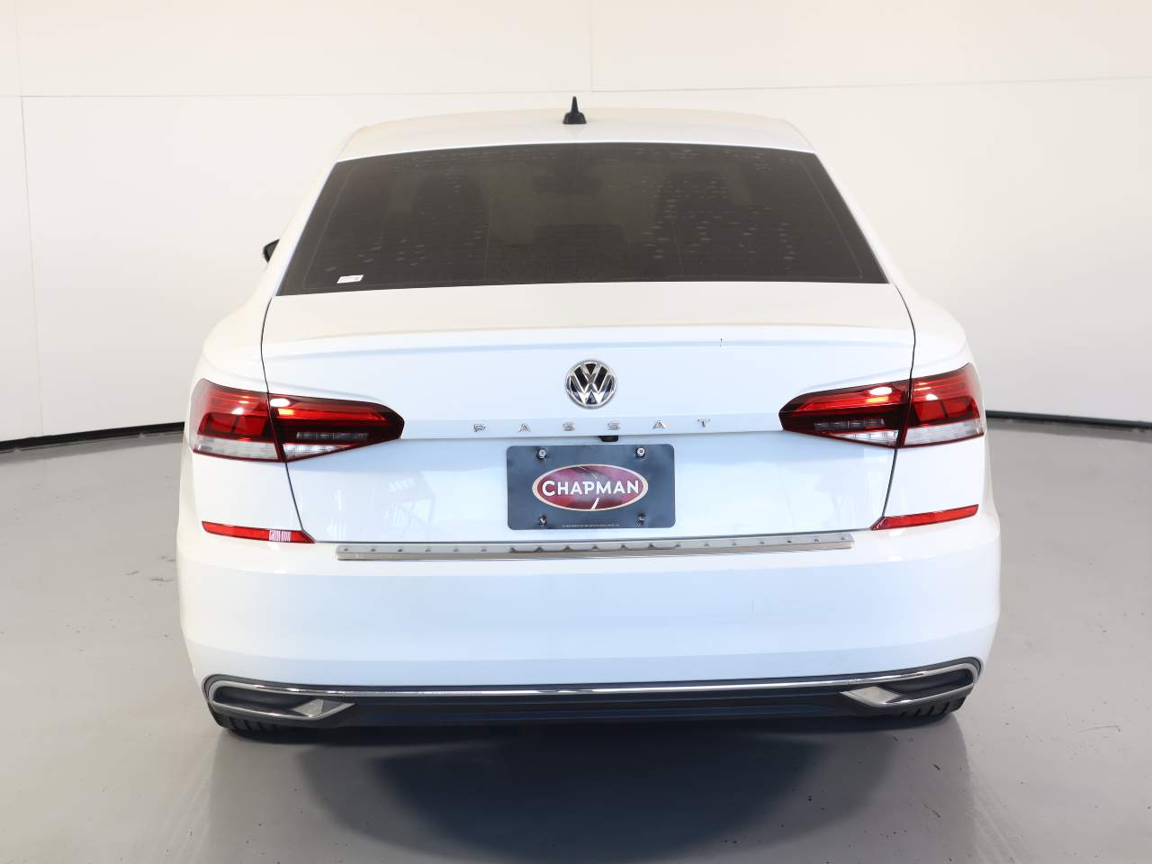 2022 Volkswagen Passat SE photo 3