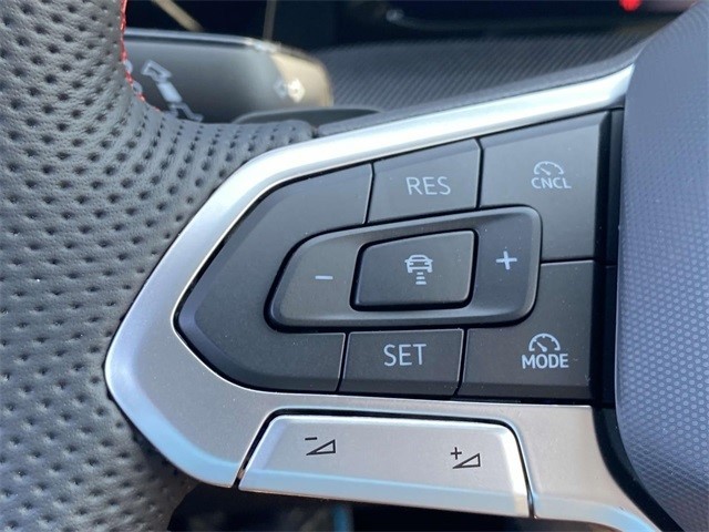 2025 Volkswagen Golf GTI Autobahn photo 17