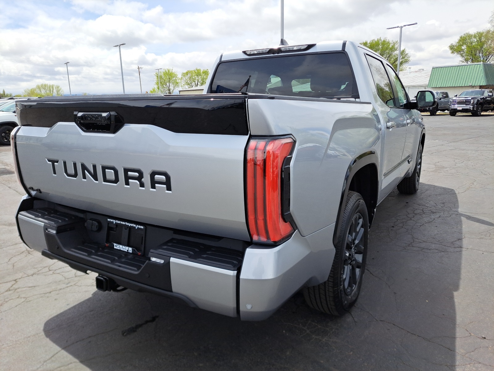2025 Toyota Tundra Platinum CrewMax photo 3