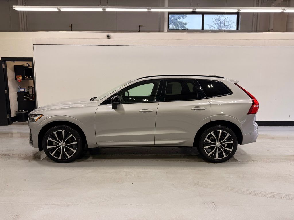 Used 2023 Volvo XC60 Plus with VIN YV4L12RW7P1246137 for sale in Golden Valley, Minnesota