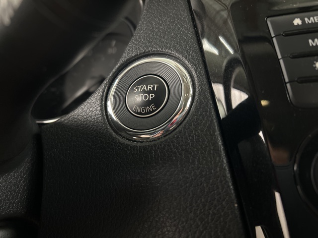 2018 Nissan Rogue SV photo 11